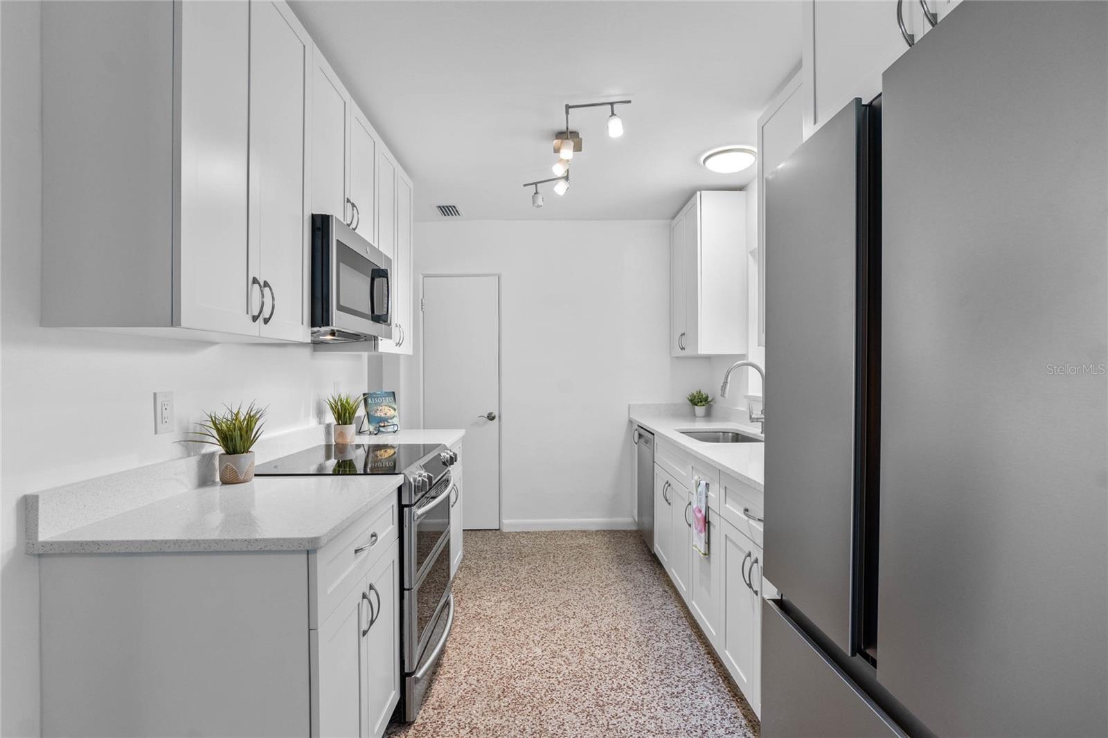 3710 SUTTON DR, ORLANDO, FL, 32810