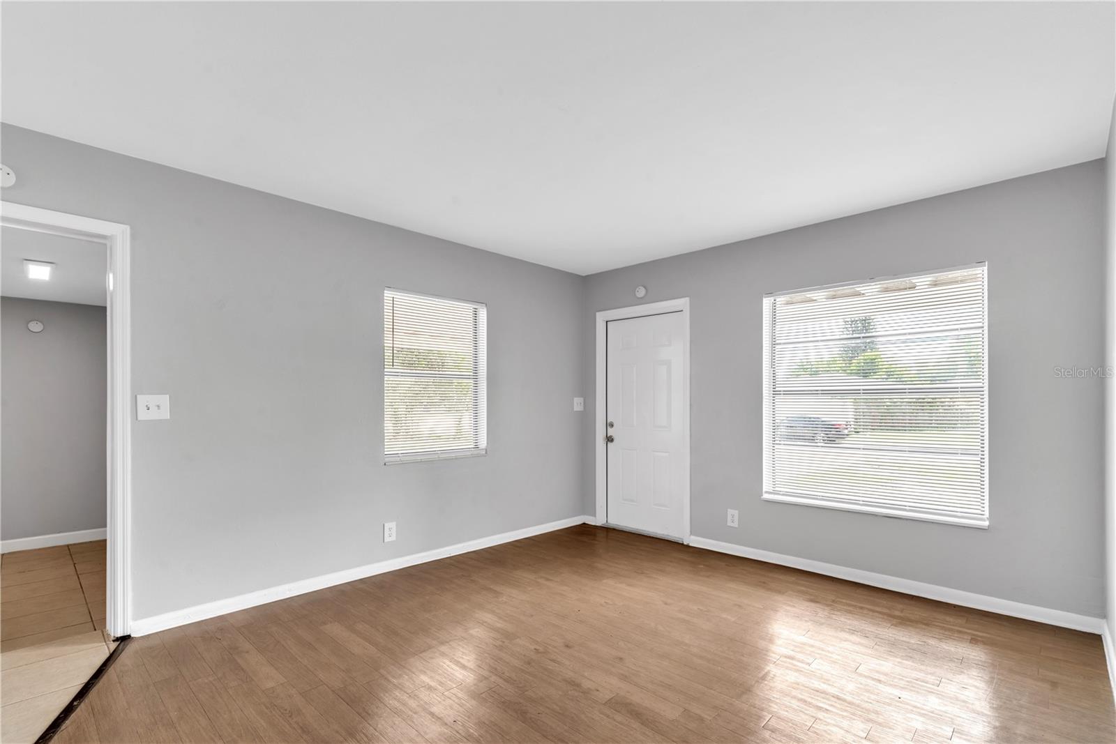 8902 TEMPLE PARK DR, TAMPA, FL, 33637