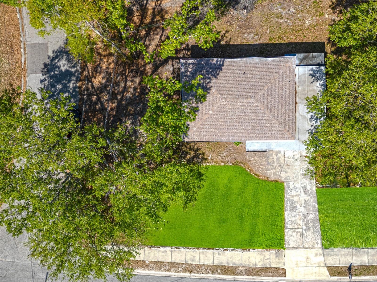 8902 TEMPLE PARK DR, TAMPA, FL, 33637