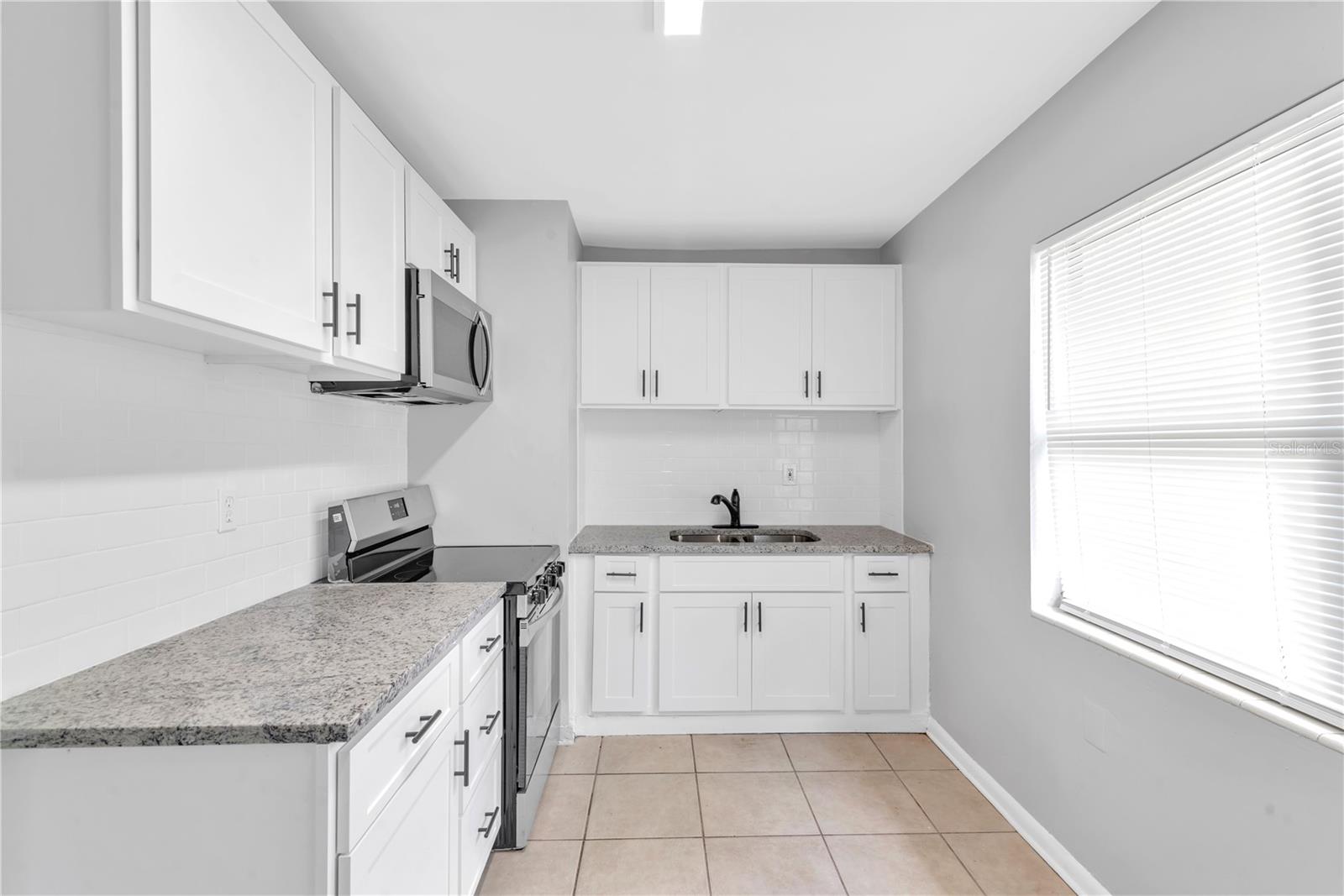 8902 TEMPLE PARK DR, TAMPA, FL, 33637