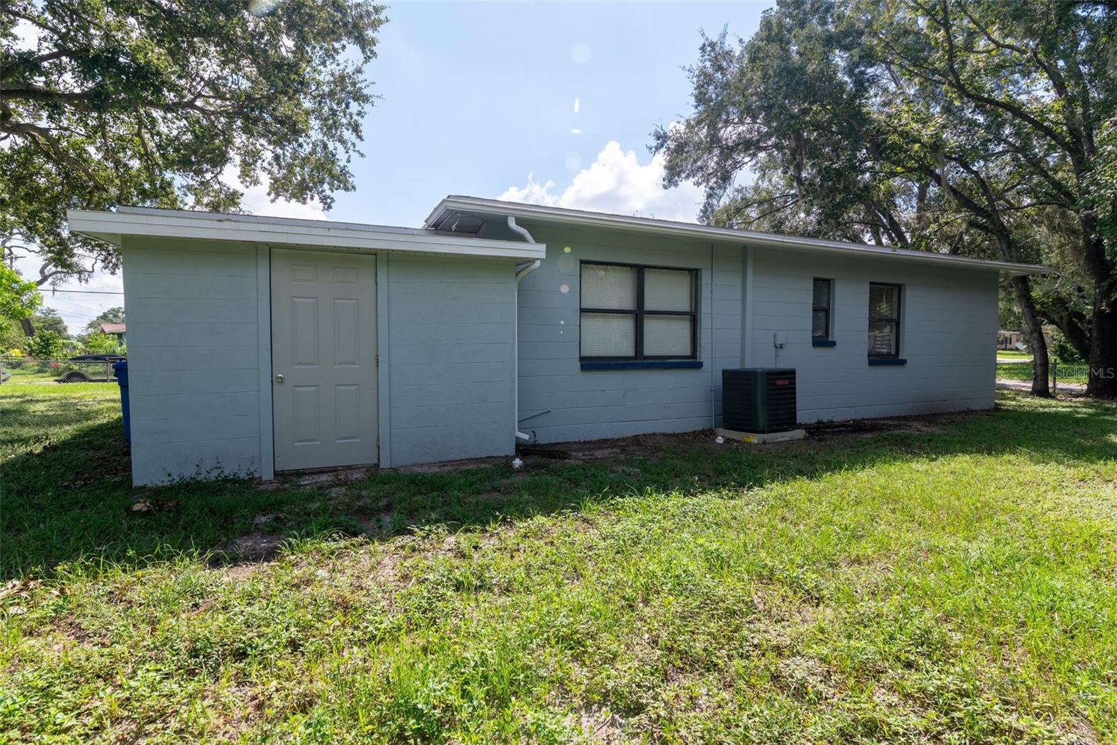 8902 TEMPLE PARK DR, TAMPA, FL, 33637