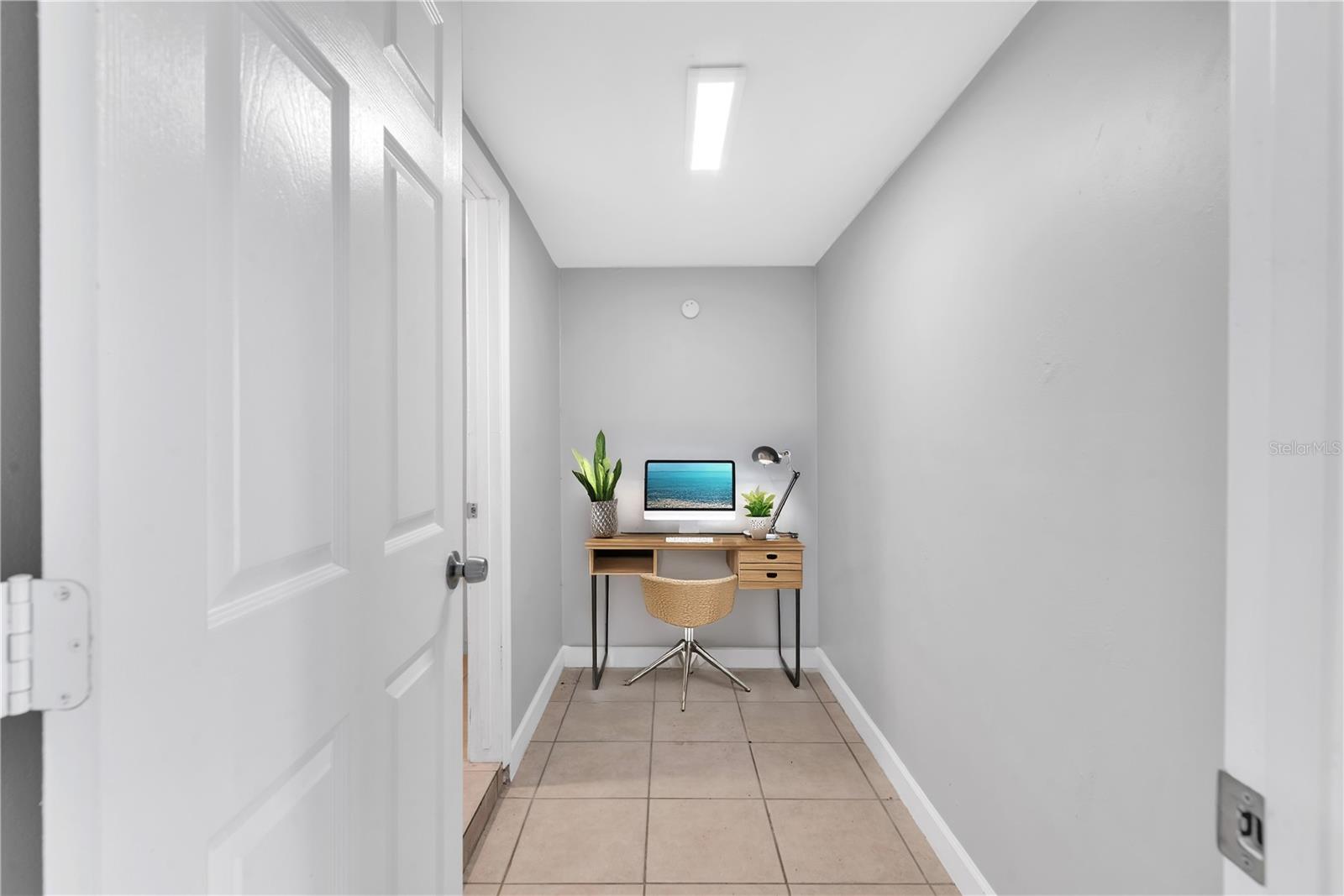 8902 TEMPLE PARK DR, TAMPA, FL, 33637