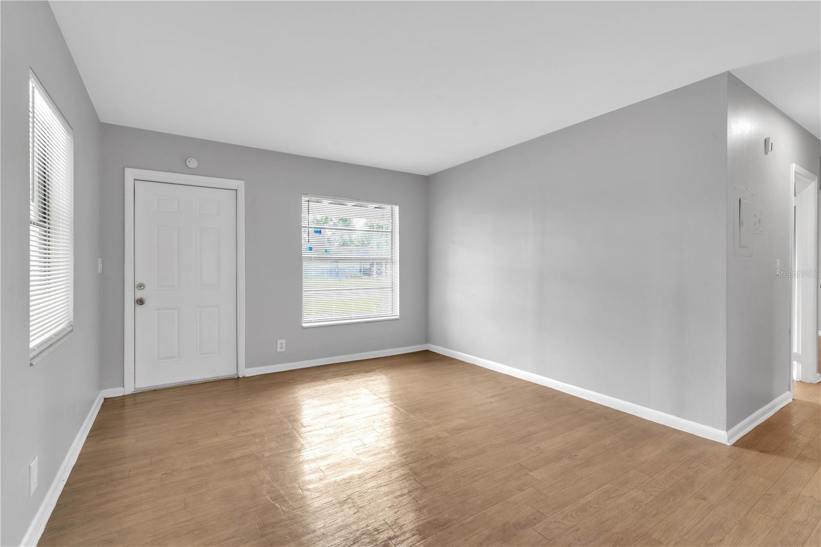 8902 TEMPLE PARK DR, TAMPA, FL, 33637