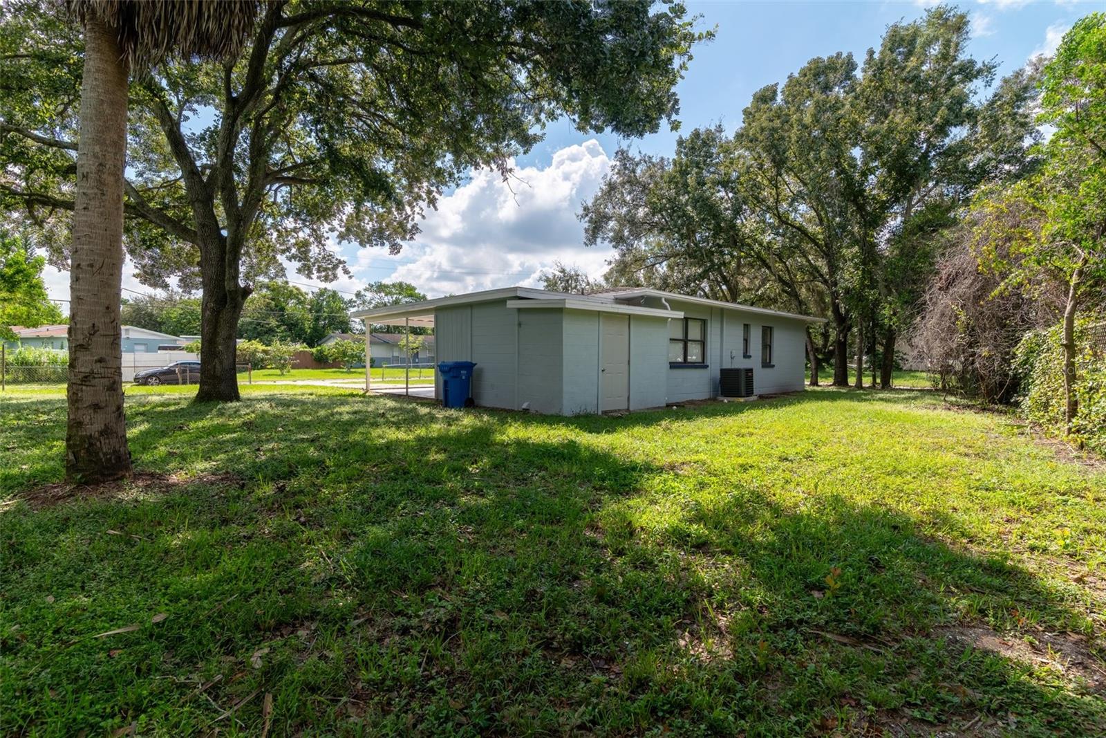 8902 TEMPLE PARK DR, TAMPA, FL, 33637