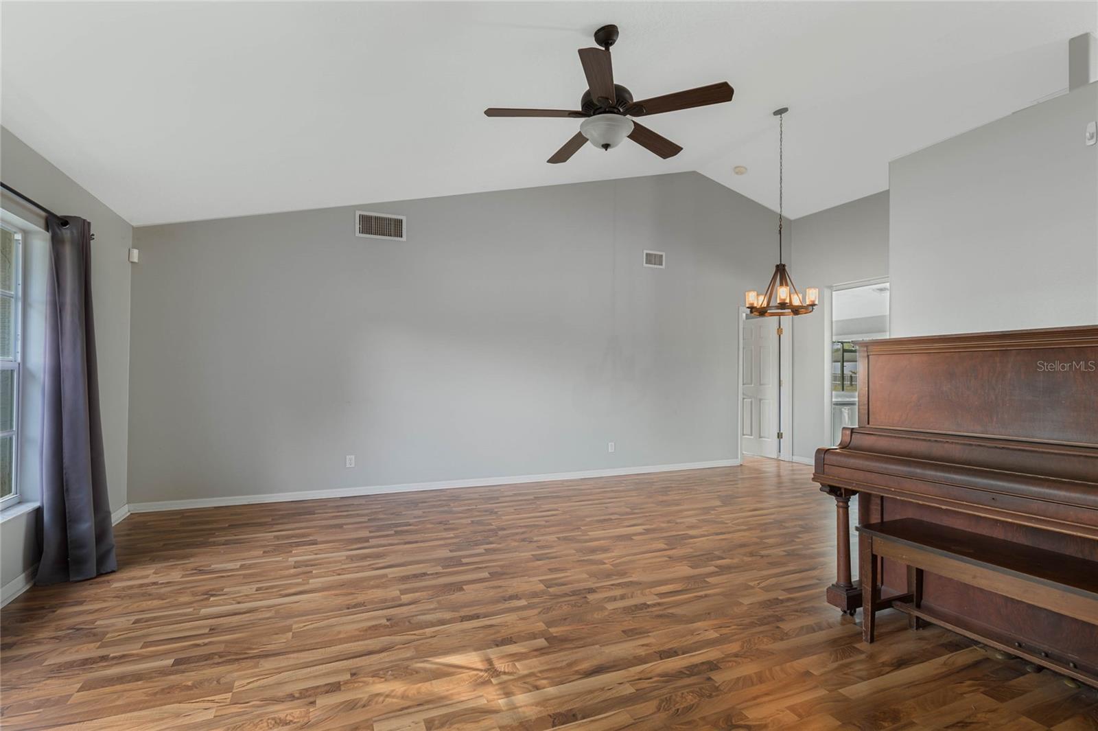 36737 ANTONE DR, GRAND ISLAND, FL, 32735