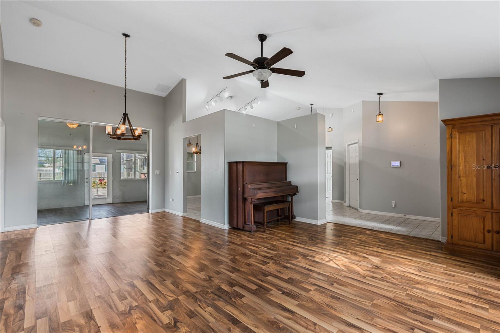 36737 ANTONE DR, GRAND ISLAND, FL, 32735