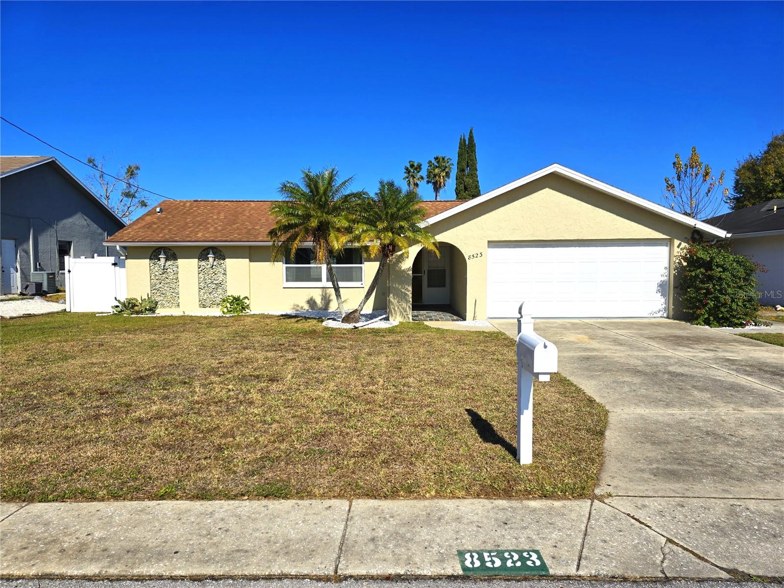 8523 VIVA VIA DR, HUDSON, FL, 34667