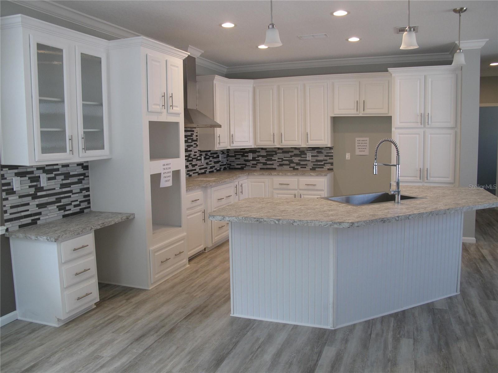 3737 YARDARM DR, TAMPA, FL, 33611