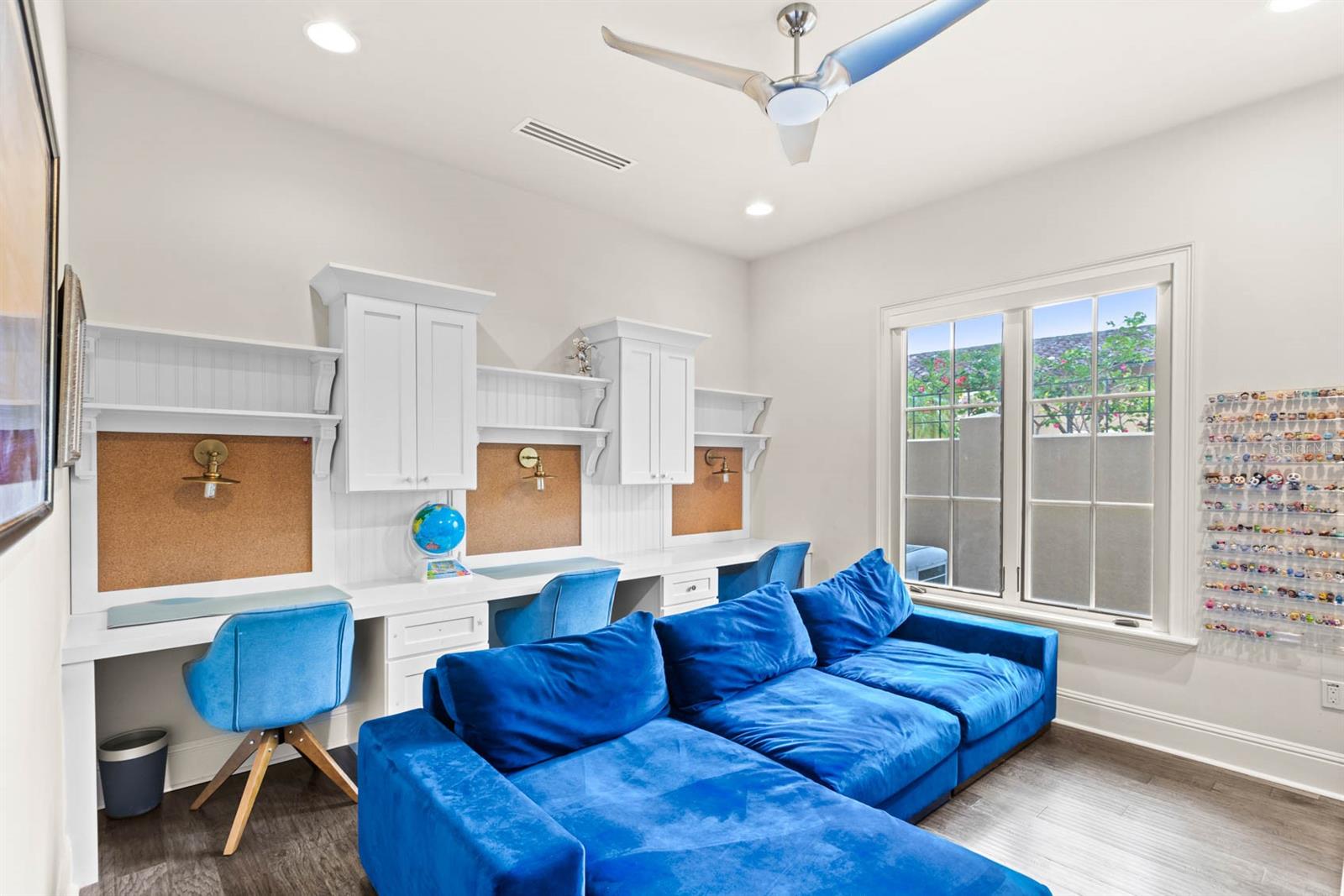 9743 LOUNSBERRY CIR, GOLDEN OAK, FL, 32836