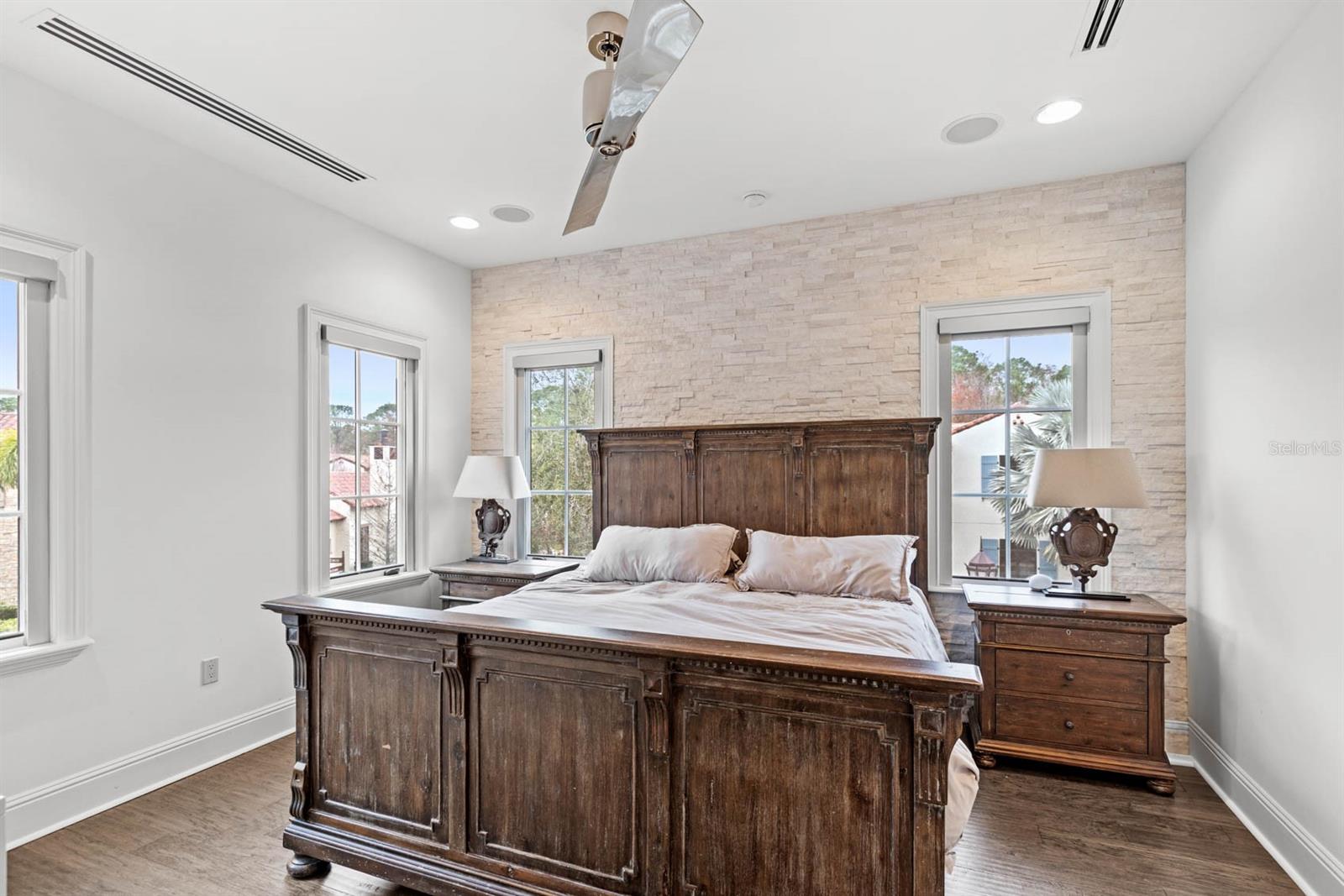 9743 LOUNSBERRY CIR, GOLDEN OAK, FL, 32836