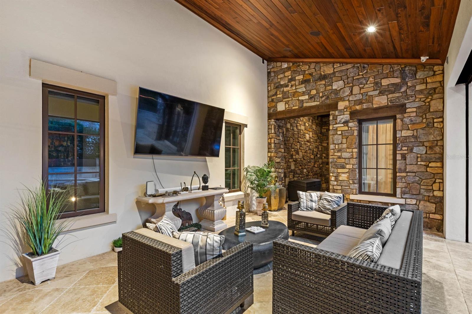 9743 LOUNSBERRY CIR, GOLDEN OAK, FL, 32836
