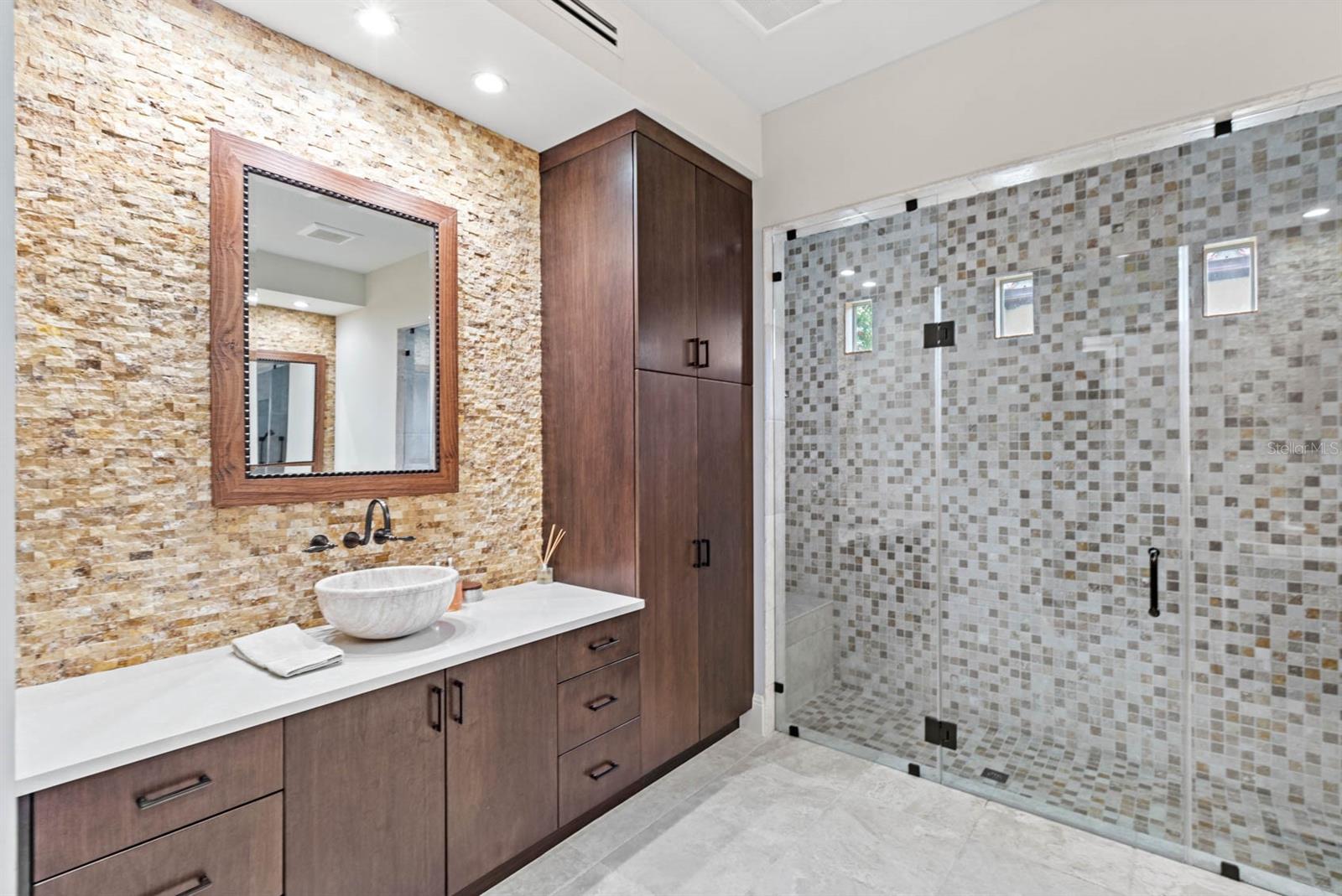 9743 LOUNSBERRY CIR, GOLDEN OAK, FL, 32836