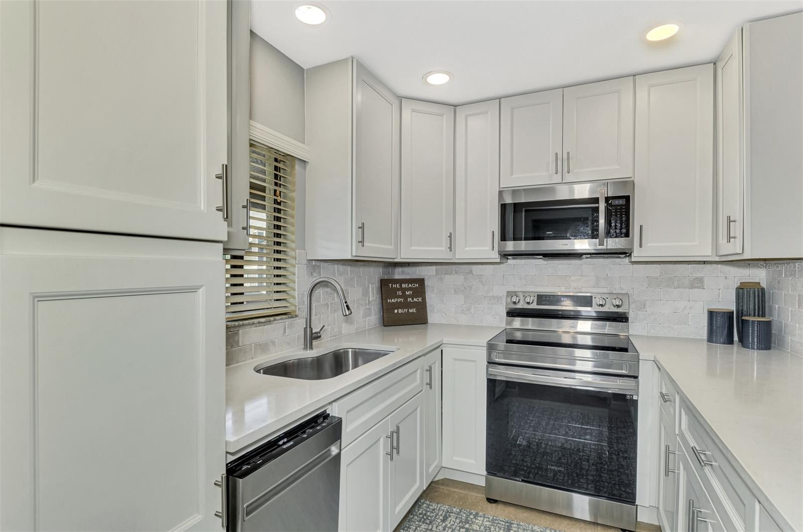 1618 STICKNEY POINT RD #1618-202, SARASOTA, FL, 34231