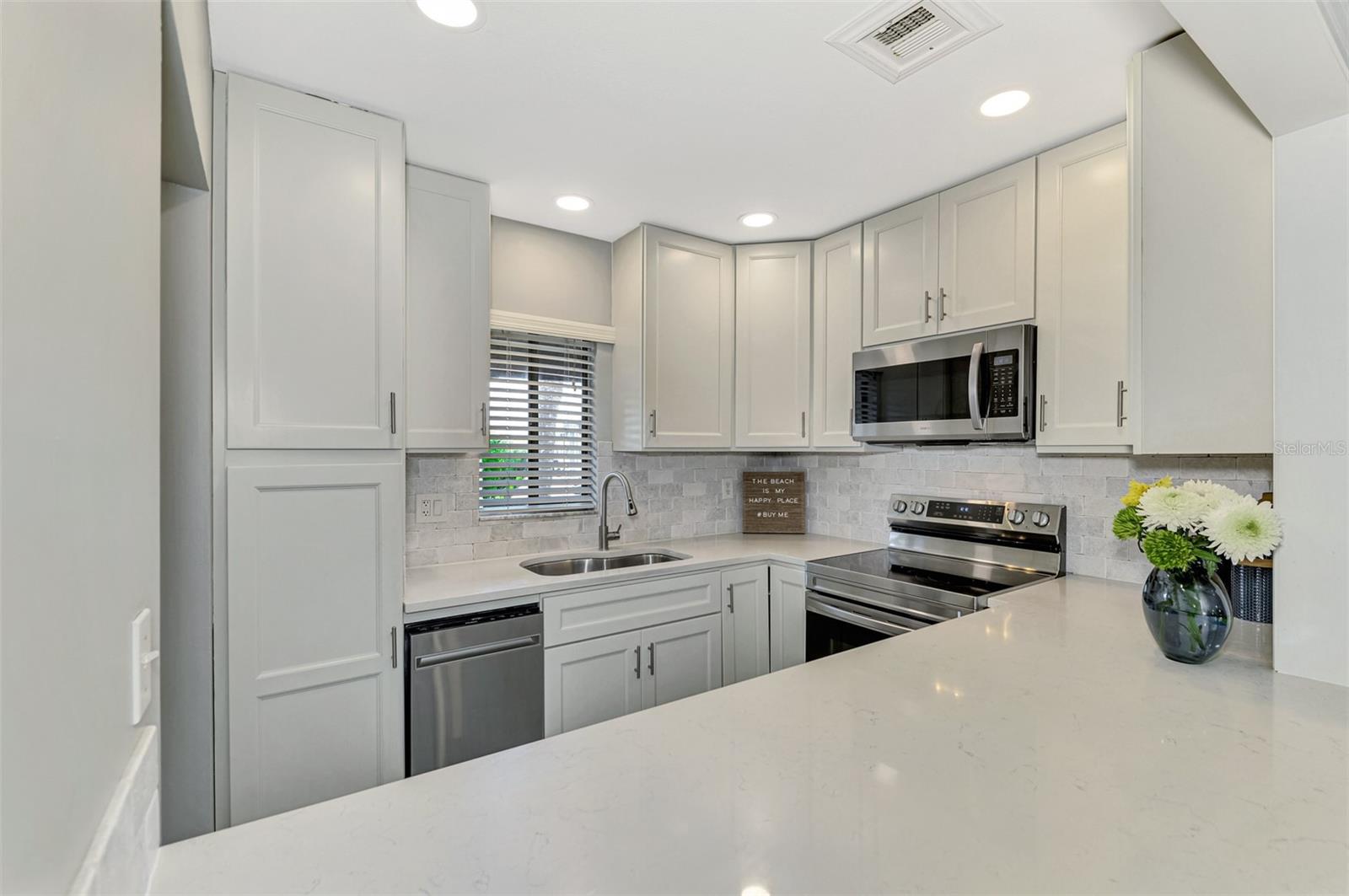 1618 STICKNEY POINT RD #1618-202, SARASOTA, FL, 34231