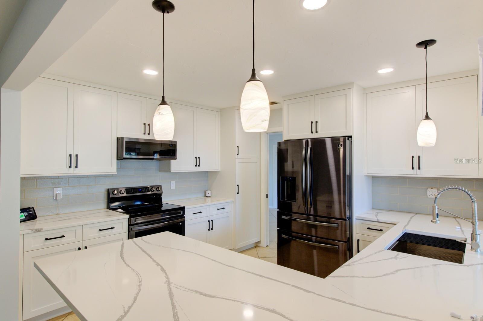 3313 PEMBROOK DR, SARASOTA, FL, 34239
