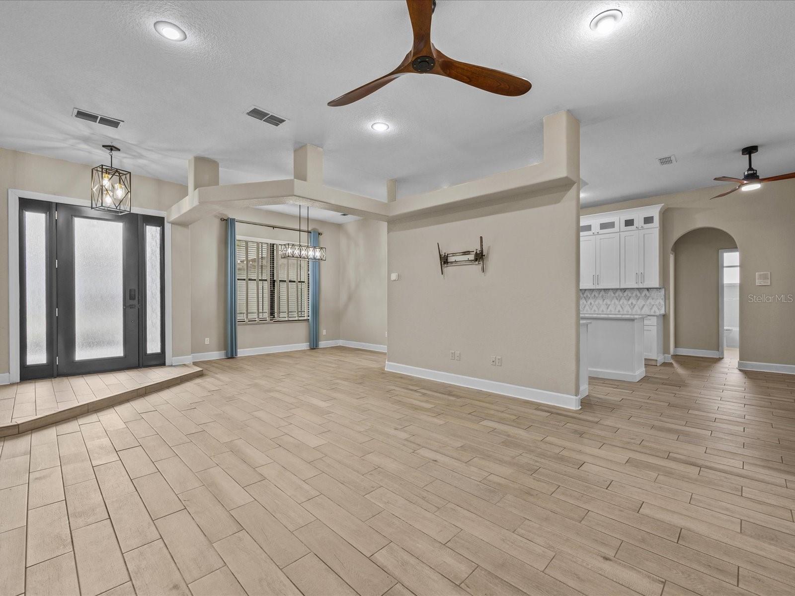 10537 VERSAILLES BLVD, CLERMONT, FL, 34711
