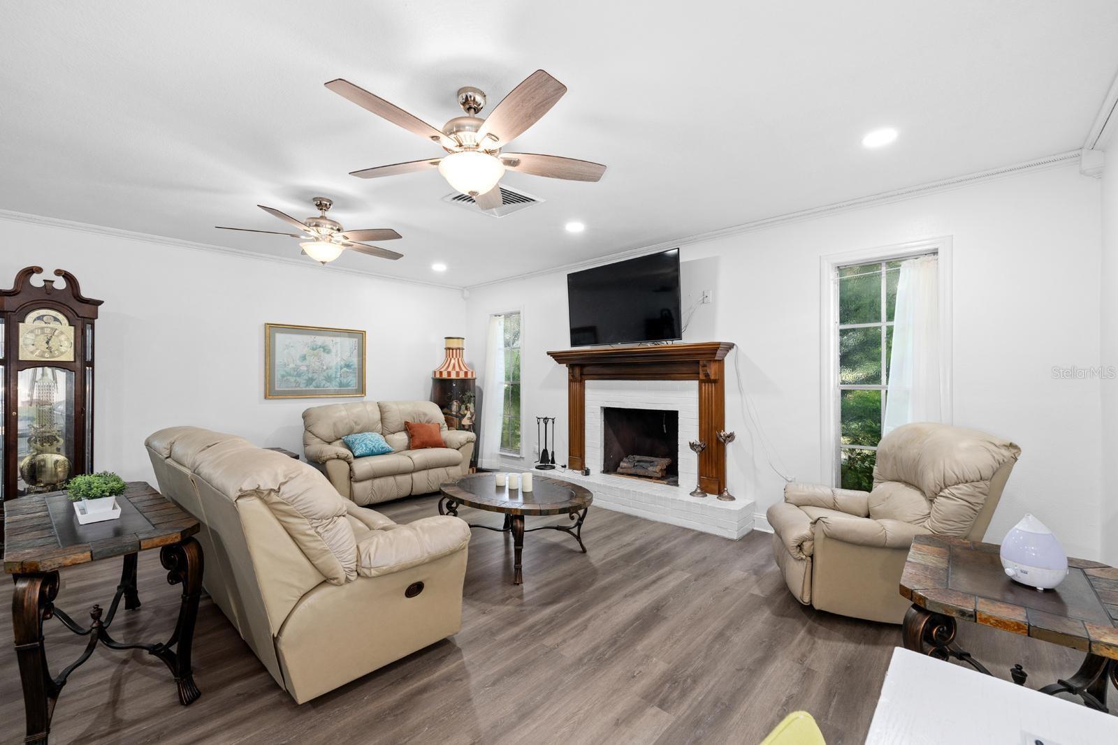 1001 CROCKER LN, PLANT CITY, FL, 33565