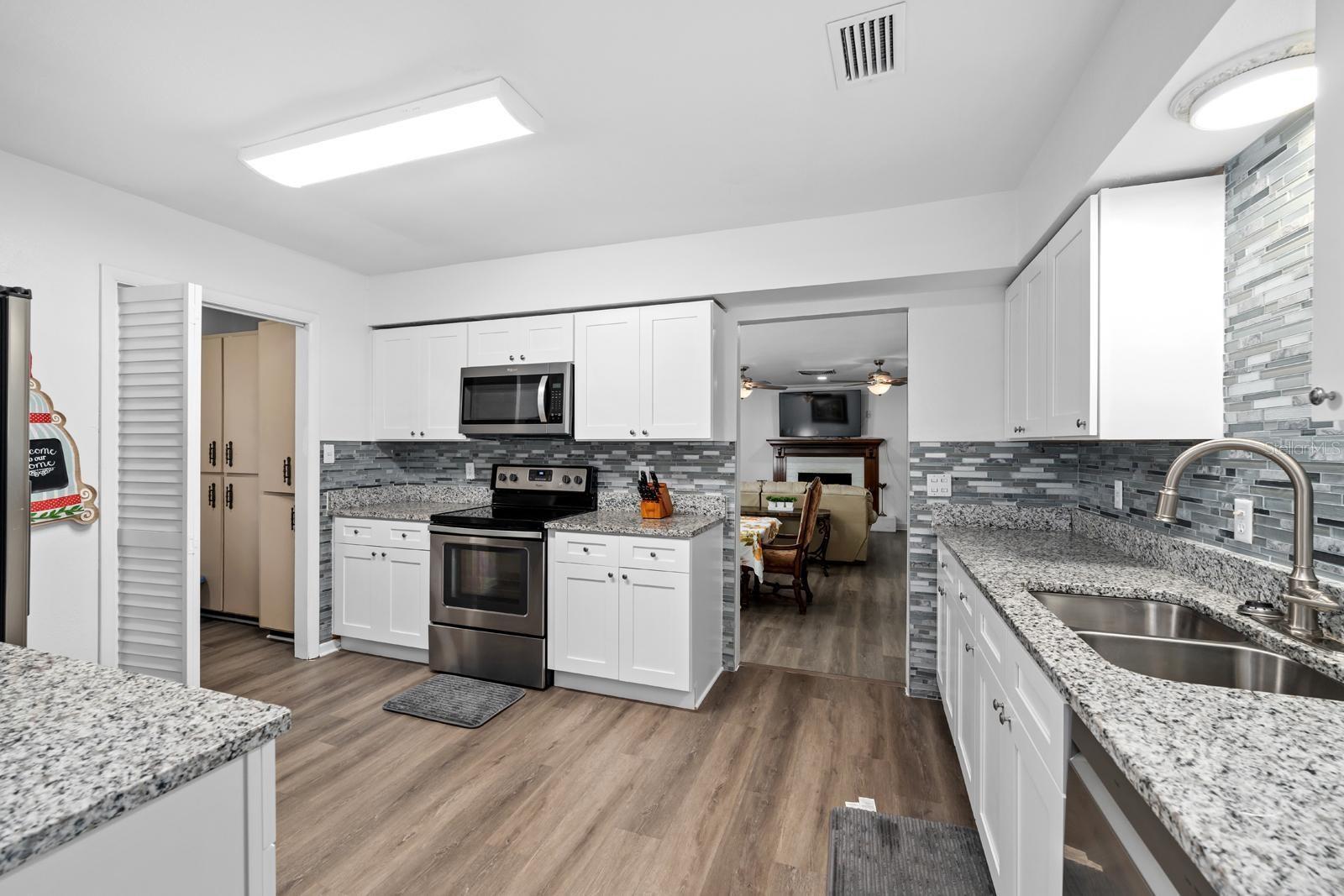 1001 CROCKER LN, PLANT CITY, FL, 33565