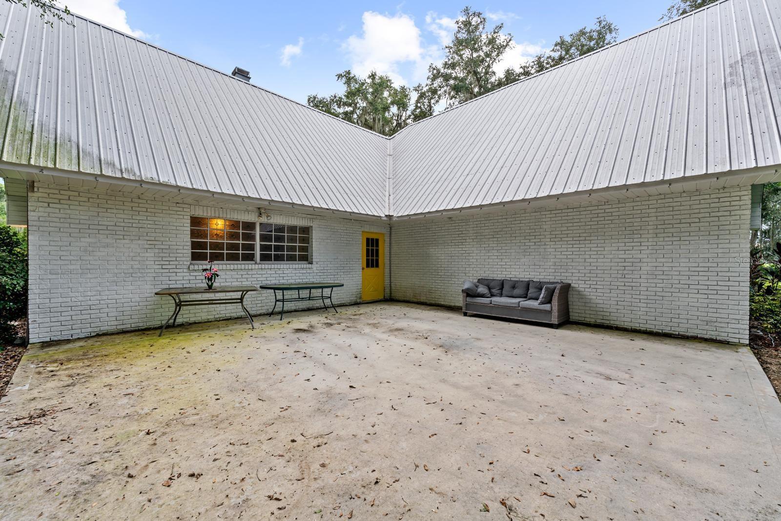 1001 CROCKER LN, PLANT CITY, FL, 33565