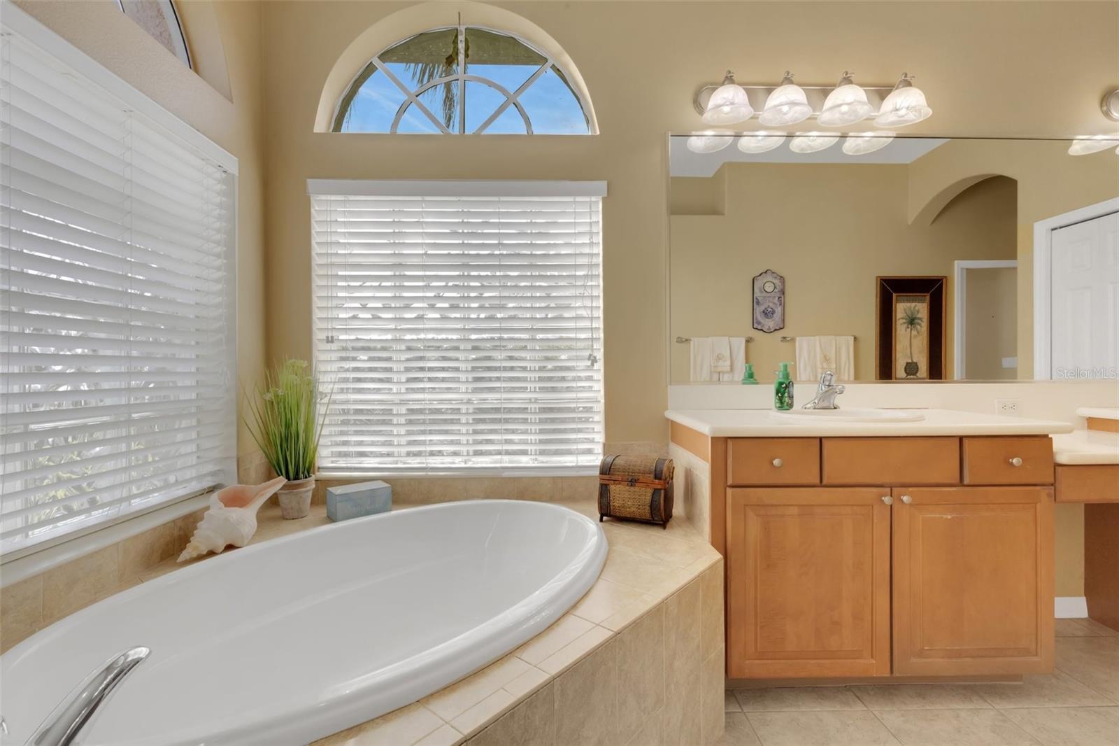 2500 FARMS CT, SARASOTA, FL, 34240