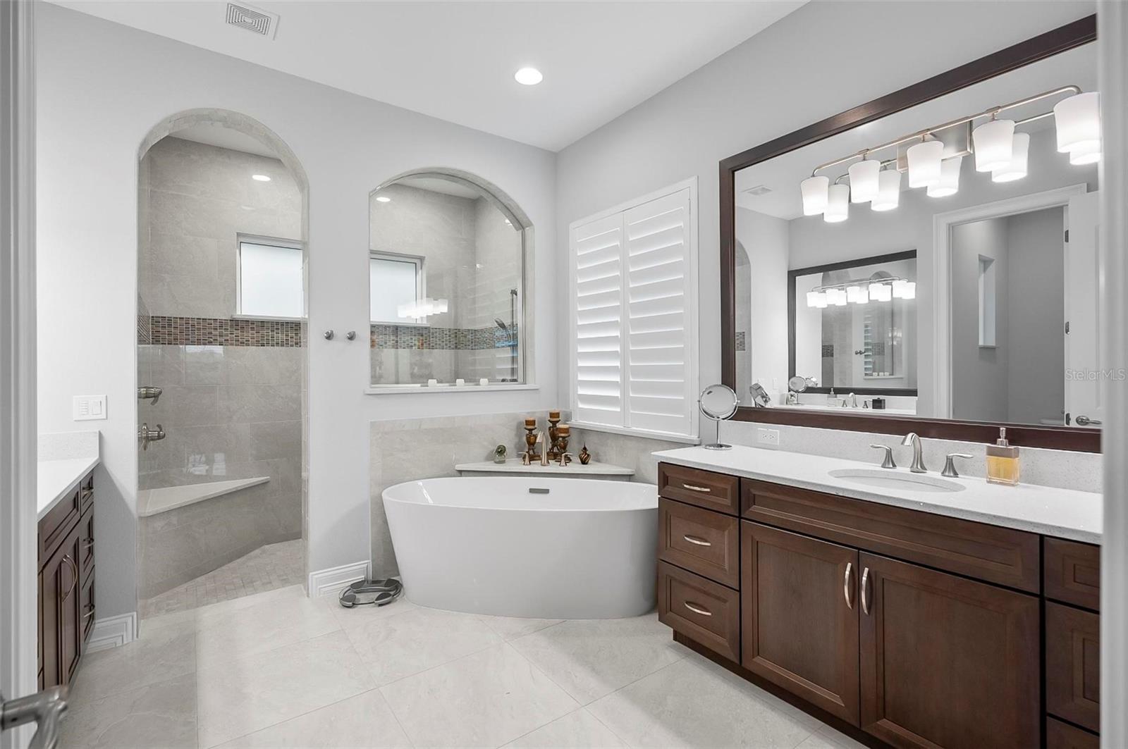 32 CREEKSIDE DR, PALM COAST, FL, 32137