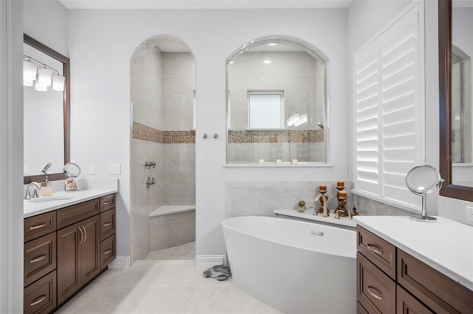 32 CREEKSIDE DR, PALM COAST, FL, 32137