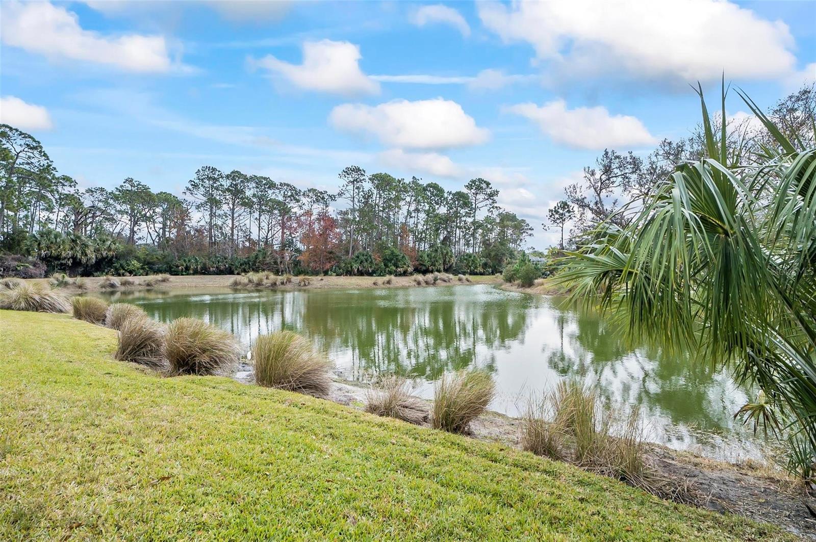 32 CREEKSIDE DR, PALM COAST, FL, 32137