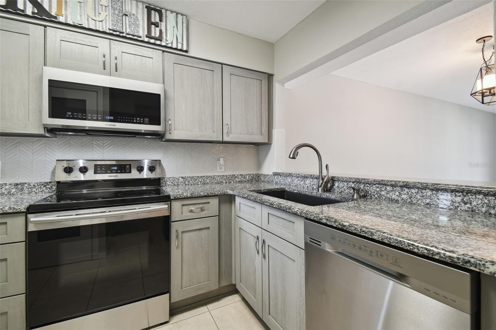 5557 SEA FOREST DR #214, NEW PORT RICHEY, FL, 34652