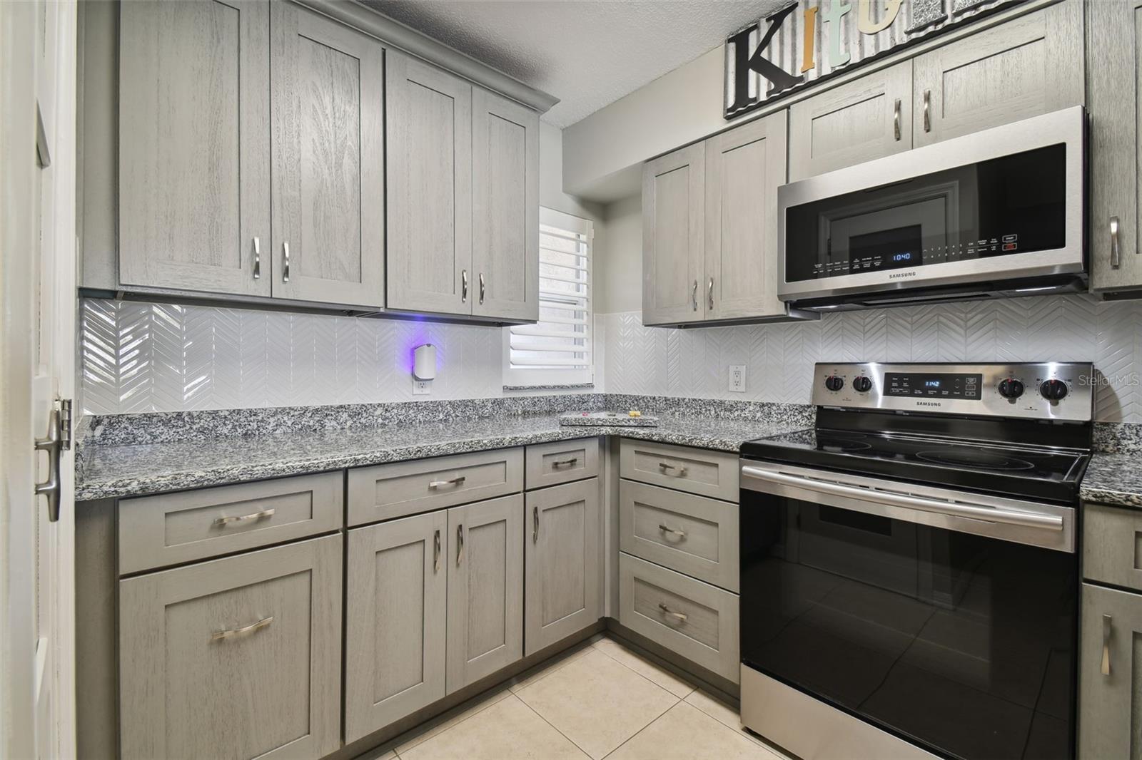 5557 SEA FOREST DR #214, NEW PORT RICHEY, FL, 34652