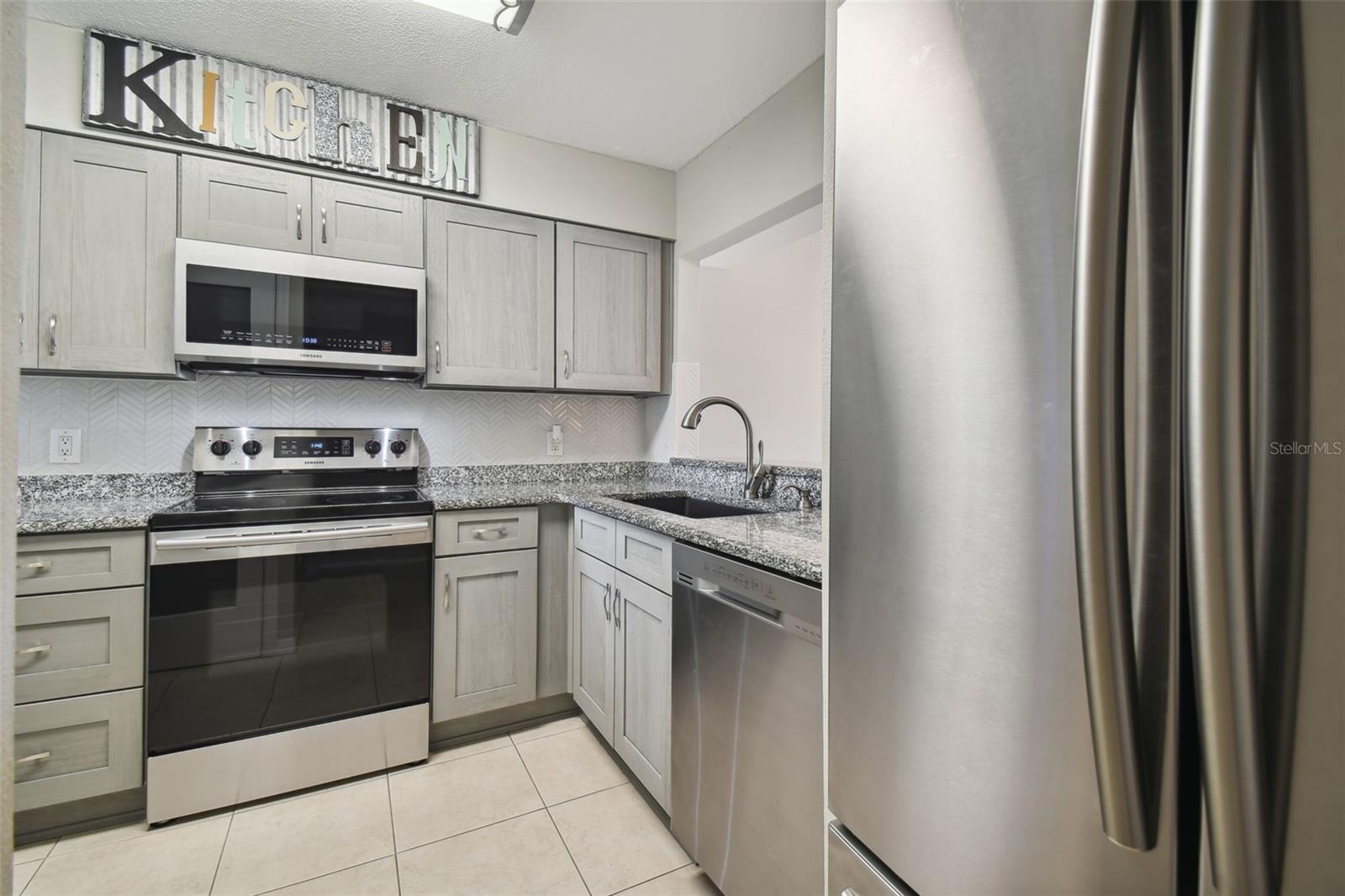 5557 SEA FOREST DR #214, NEW PORT RICHEY, FL, 34652