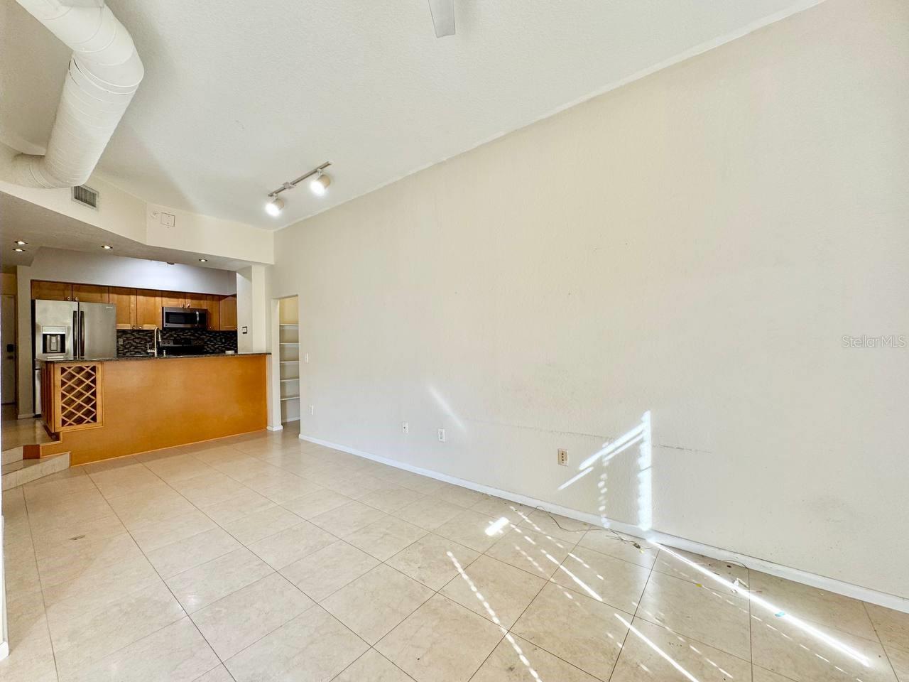 2410 W AZEELE ST #233, TAMPA, FL, 33609