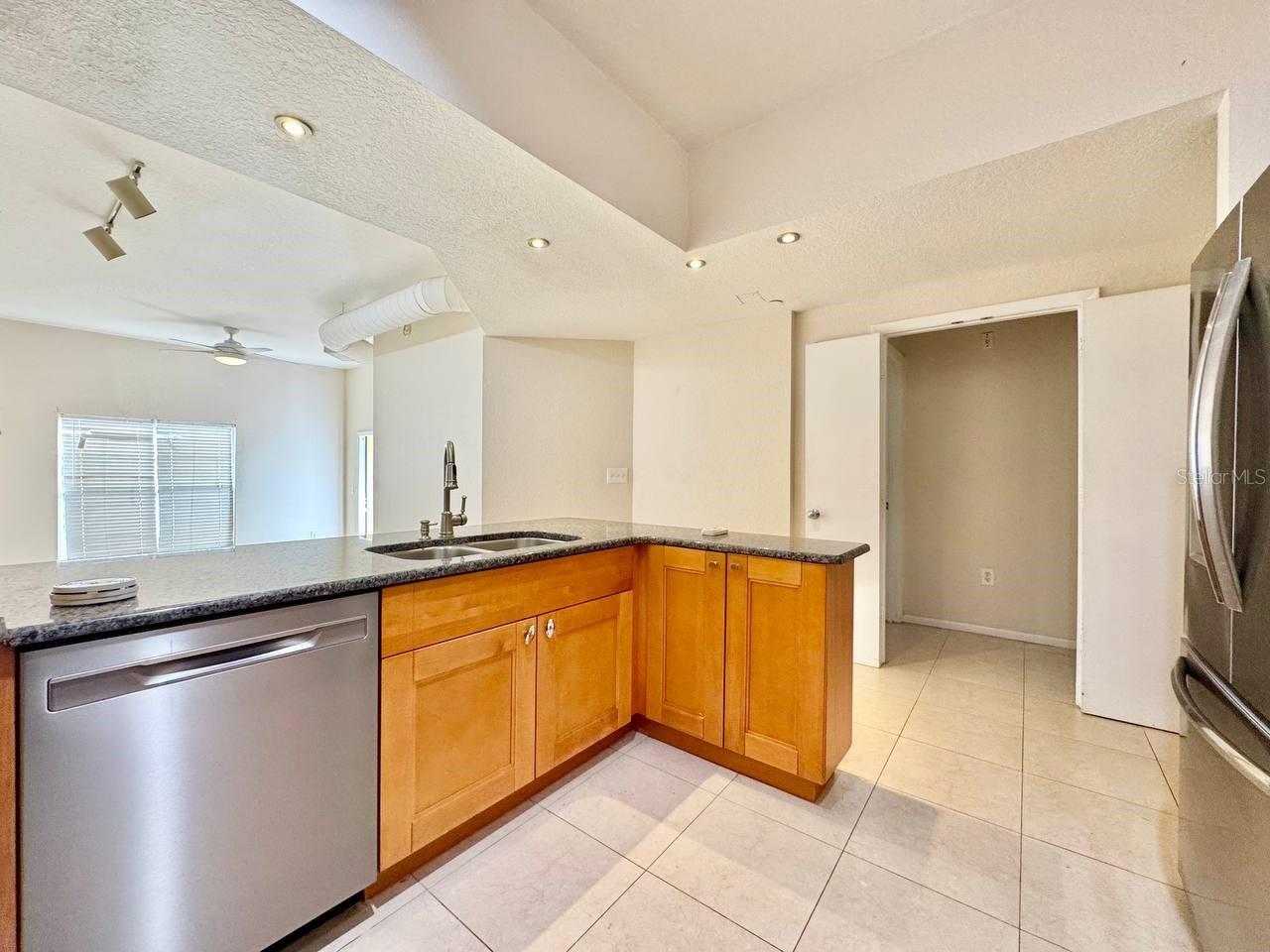 2410 W AZEELE ST #233, TAMPA, FL, 33609