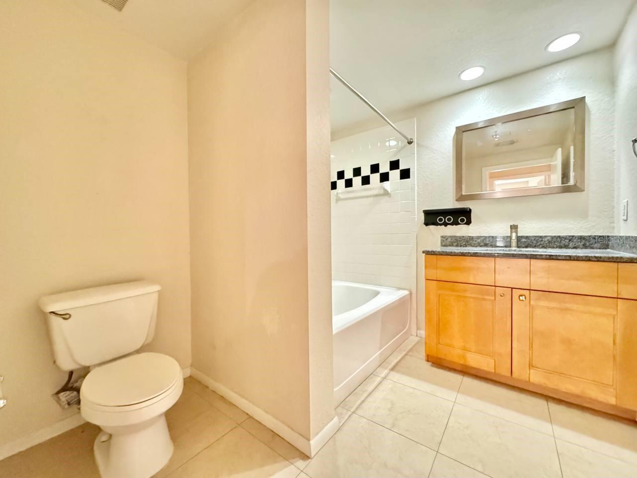 2410 W AZEELE ST #233, TAMPA, FL, 33609
