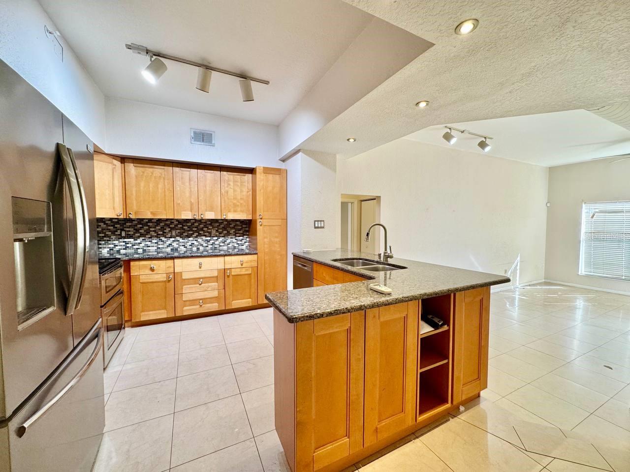 2410 W AZEELE ST #233, TAMPA, FL, 33609