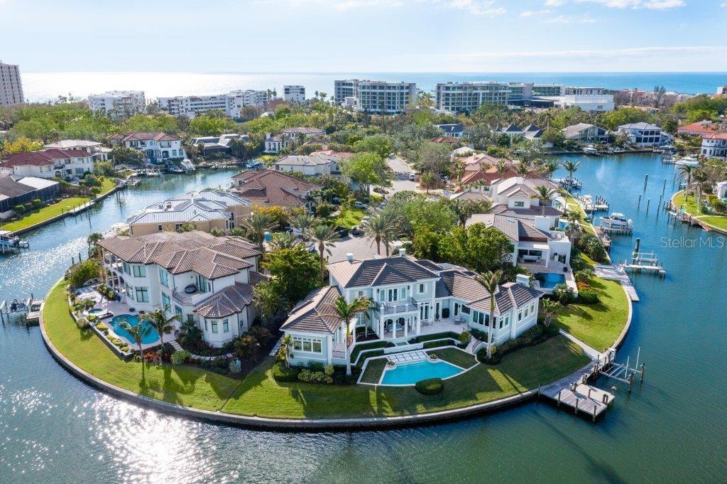 560 HARBOR POINT RD, LONGBOAT KEY, FL, 34228