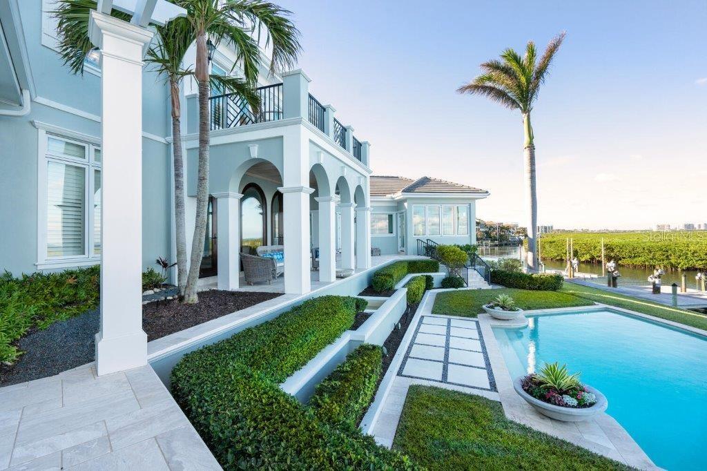 560 HARBOR POINT RD, LONGBOAT KEY, FL, 34228