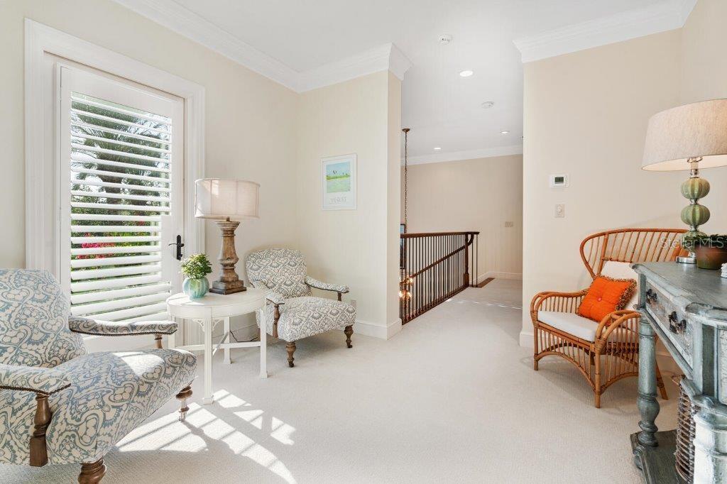 560 HARBOR POINT RD, LONGBOAT KEY, FL, 34228