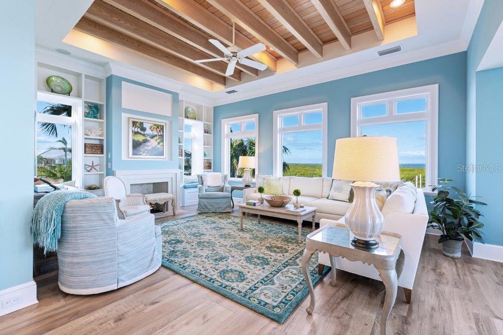 560 HARBOR POINT RD, LONGBOAT KEY, FL, 34228