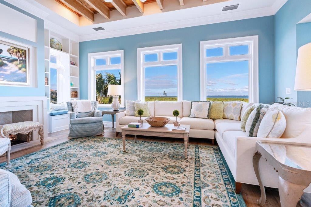 560 HARBOR POINT RD, LONGBOAT KEY, FL, 34228
