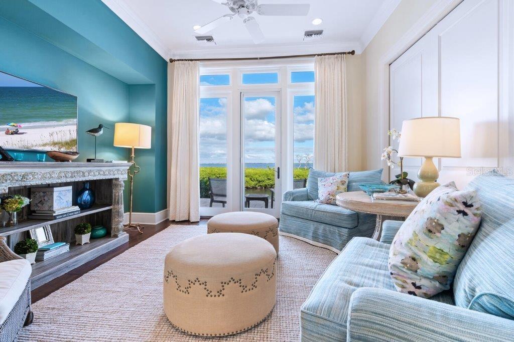 560 HARBOR POINT RD, LONGBOAT KEY, FL, 34228