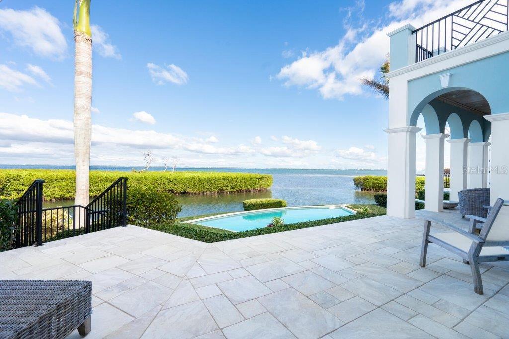 560 HARBOR POINT RD, LONGBOAT KEY, FL, 34228