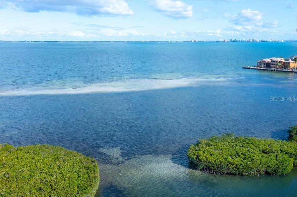 560 HARBOR POINT RD, LONGBOAT KEY, FL, 34228