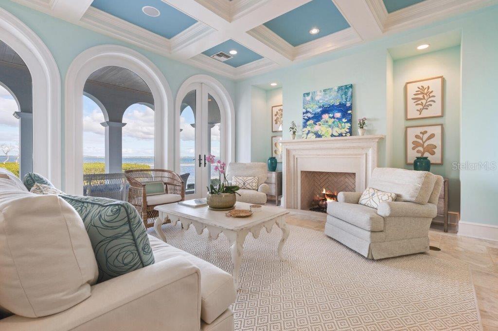 560 HARBOR POINT RD, LONGBOAT KEY, FL, 34228