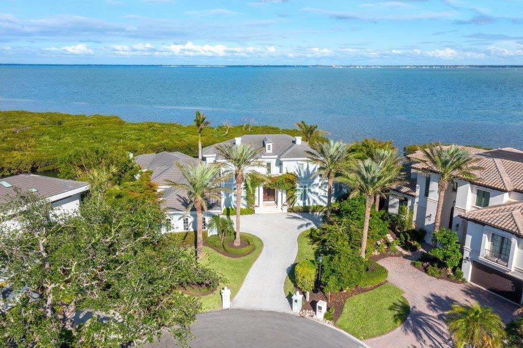 560 HARBOR POINT RD, LONGBOAT KEY, FL, 34228