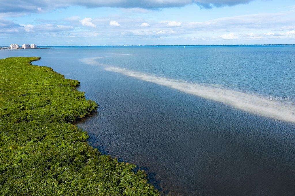 560 HARBOR POINT RD, LONGBOAT KEY, FL, 34228
