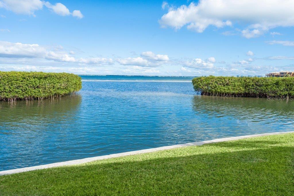 560 HARBOR POINT RD, LONGBOAT KEY, FL, 34228