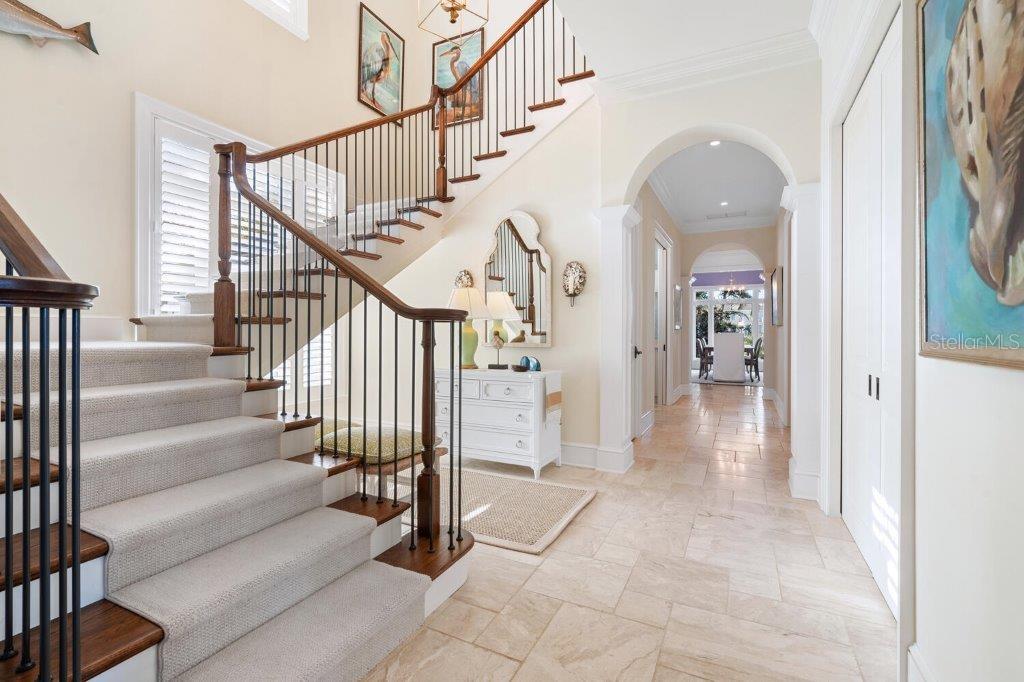 560 HARBOR POINT RD, LONGBOAT KEY, FL, 34228