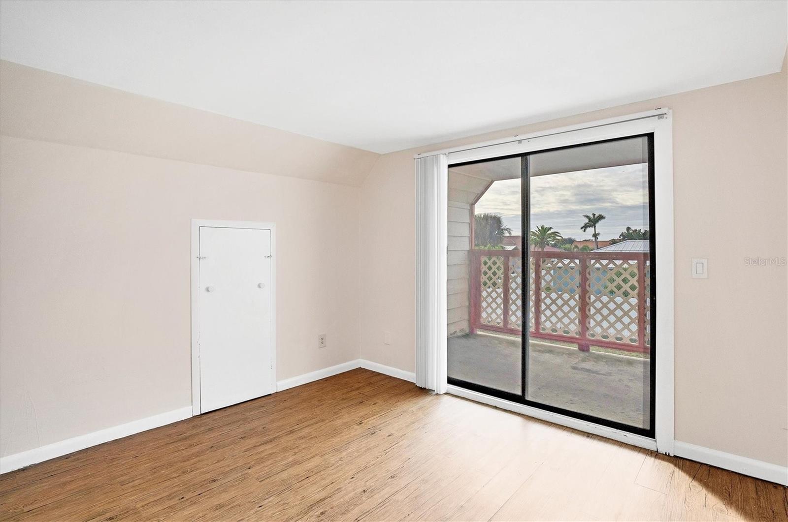 1930 VISCAYA PKWY, CAPE CORAL, FL, 33990