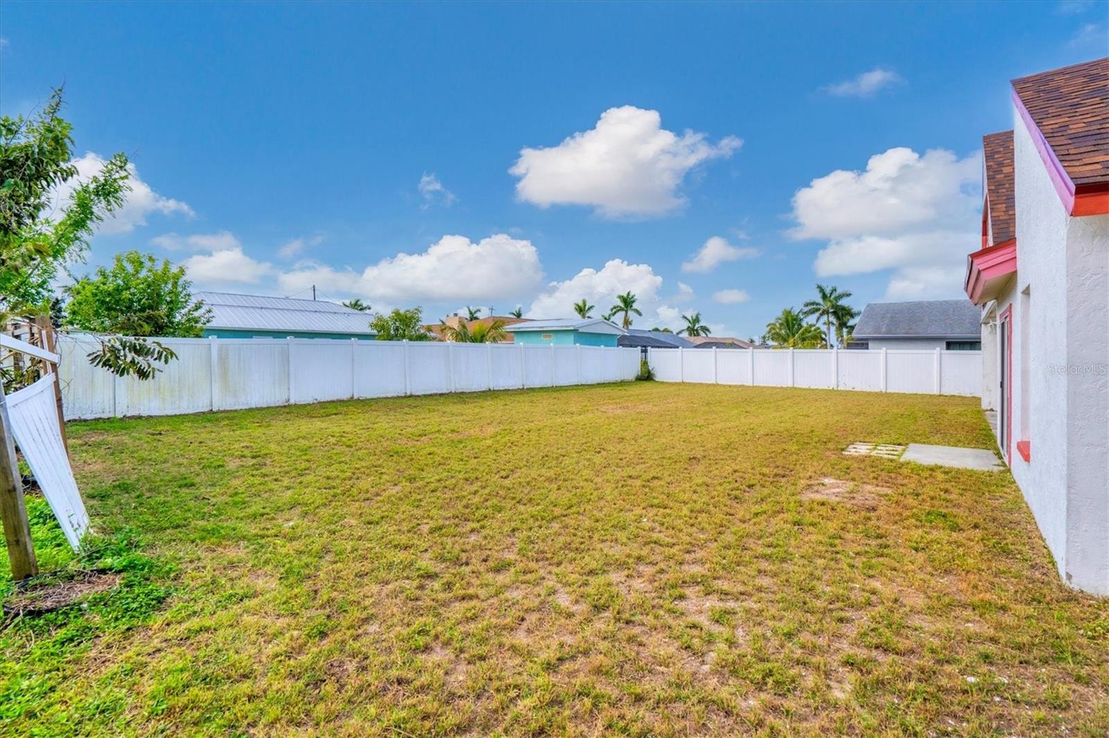1930 VISCAYA PKWY, CAPE CORAL, FL, 33990