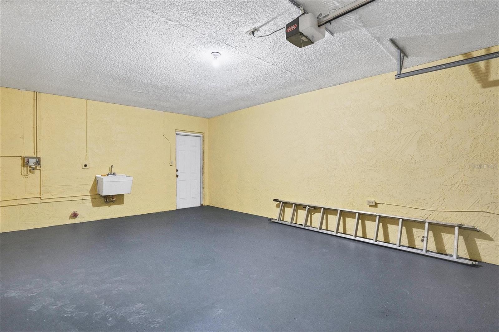 1930 VISCAYA PKWY, CAPE CORAL, FL, 33990